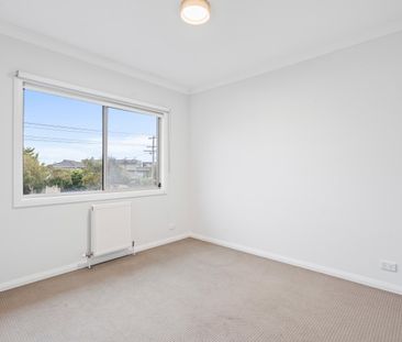 Everything at your doorstep - Photo 3