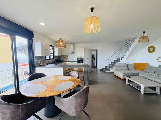 Location Maison 4 pièces 98m² LA POSSESSION 97419 - Photo 1