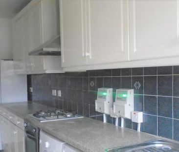 House share to rent - Photo 3