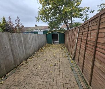 2 bedroom flat to rent - Photo 6