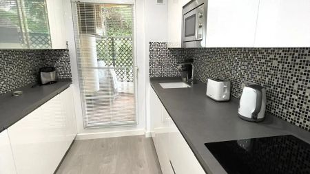 Apartamento de alquiler en Manolete-nva Andalucia, 13, Nueva Andalucía centro - Photo 4