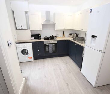 Room , Gorton Road - Photo 1