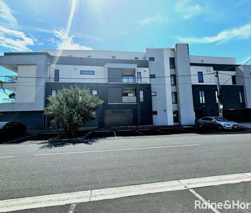 Stylish Urban Apartment in St Albans - $470/week - Photo 4