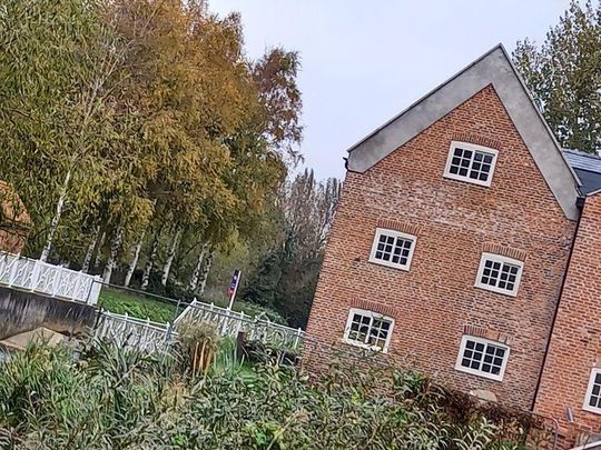 3 bedroom apartment to rent - Photo 1