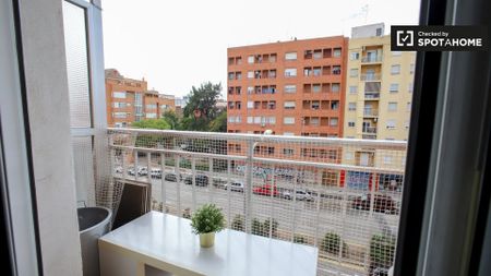 valencia, Valencian Community 46011 - Photo 2