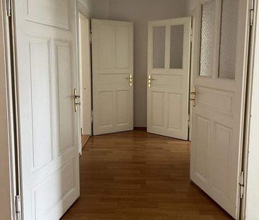 Pirna! Individuelle Dachgeschosswohnung mit Balkon und Tageslichtbad! - Foto 1