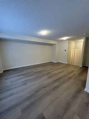 For Lease - 9 Kingbird Common, Cambridge, Ontario - Photo 1