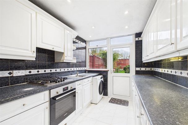 3 bedroom terraced house to rent - Photo 1