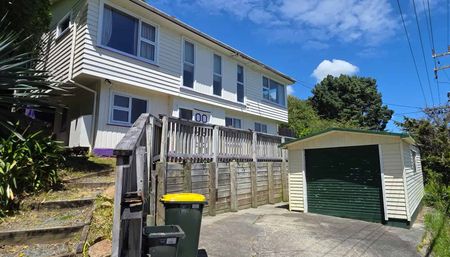 Stokes Valley 3 Bedrooms - Photo 4