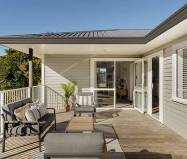 Recently Renovated 4-Bedroom Family Home - Photo 4