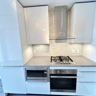 Modern 1-Bedroom Condo in the Heart of Downtown Vancouver - Photo 1