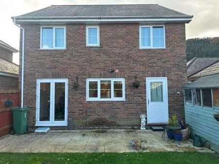 School Way, Llanfoist, Abergavenny, NP7 - Photo 3