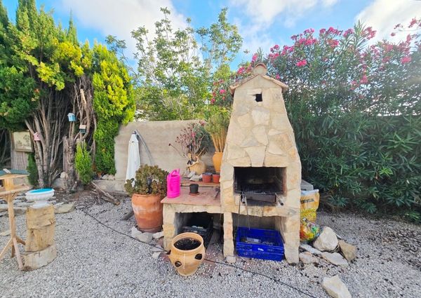 SPACIOUS VILLA FOR RENT FOR LONG TERM INCLUDING SUMMER