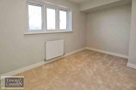 4 bedroom detached house to rent - Photo 5