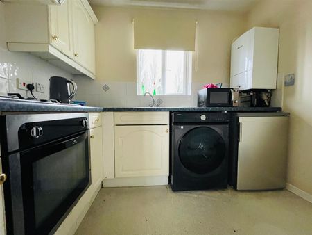 1 Bed Apartment - Photo 4