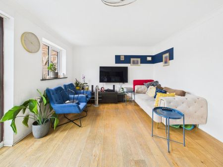 4 bedroom detached house to rent - Photo 4