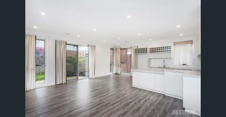 Custom Built Rear Unit - Photo 5