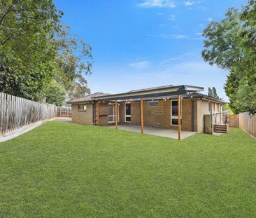 Spacious & Versatile Family Home in a Quiet Court Location - Photo 4