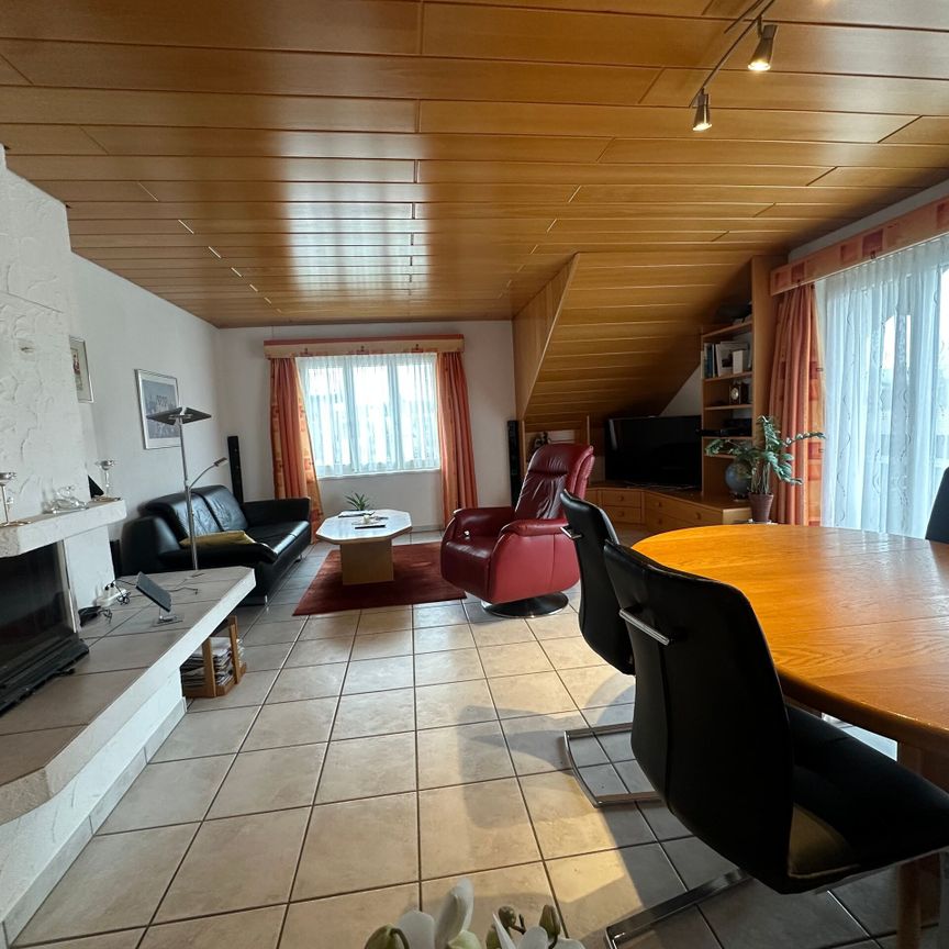 Charming 4-room penthouse apartment in Fahrwangen - Photo 1