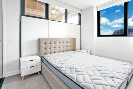 Fantastic One Bedroom Apartment - Furnished - Photo 2