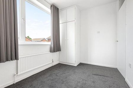 4 bedroom detached house to rent - Photo 4