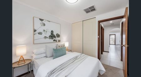 Neat and Sweet - 2 Bedrooms Close to Transport & the Beach ! - Photo 2