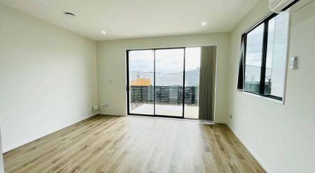 Lovingly 3Bedroom house in PAPAKURA - Photo 2