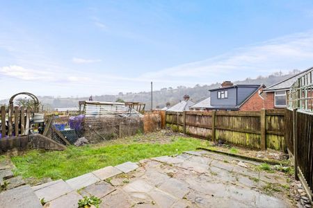 3 bedroom semi-detached house to rent - Photo 5