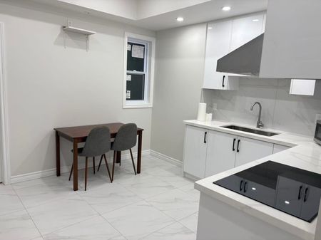 For Lease - 256 Palmerston Avenue, Toronto, Ontario - Photo 4