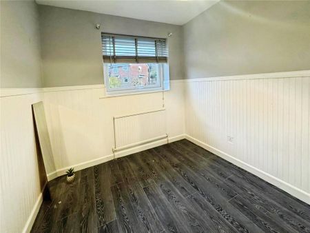 3 bedroom detached house to rent - Photo 3