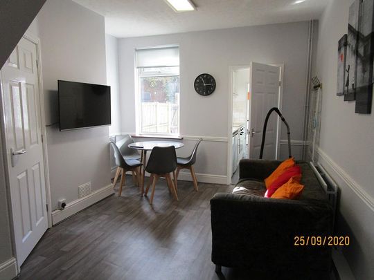 3 bedroom terraced house to rent - Photo 1