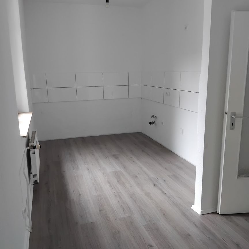 Sehr schöne sanierte 3 Zimmer Wohnung mit Balkon in Duisburg-Meiderich zu sofort zu vermieten!!! - Photo 1