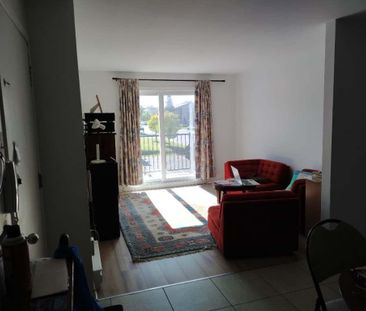 Bel apt lumineux - Semi meublé - Wifi inclus - Photo 2