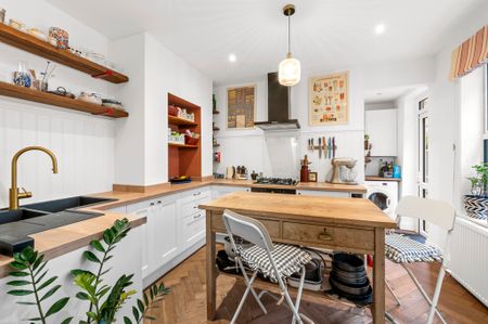 University Road, SW19, London - Photo 5