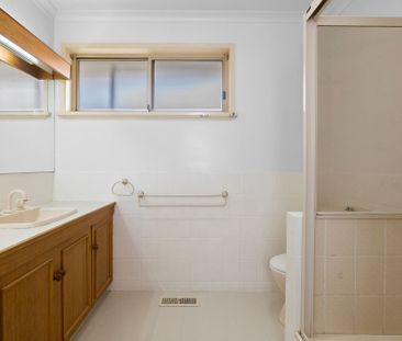 Low-Maintenance Living in a Quiet Frankston Pocket - Photo 4