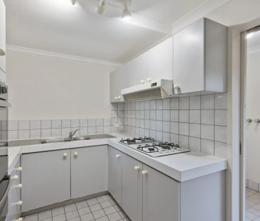 Stylish Townhouse in Thriving Leederville - Photo 1