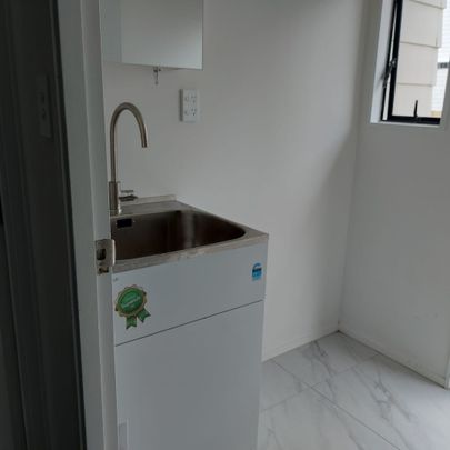 Modern, Fresh & Perfectly Positioned - Photo 1