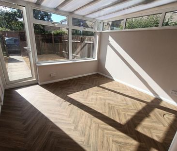 3 bedroom end of terrace house to rent - Photo 2