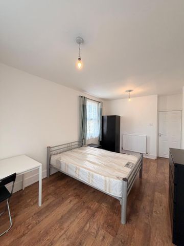 5 bedroom terraced house to rent - Photo 5