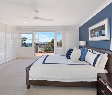 Family Entertainer on 854sqm with Harbour and Ocean Views - Photo 5