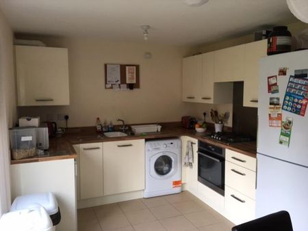 2 bedroom terraced house to rent - Photo 4