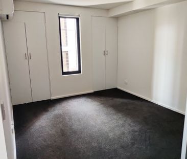 Spacious Apartment - Executive City Living - Photo 4