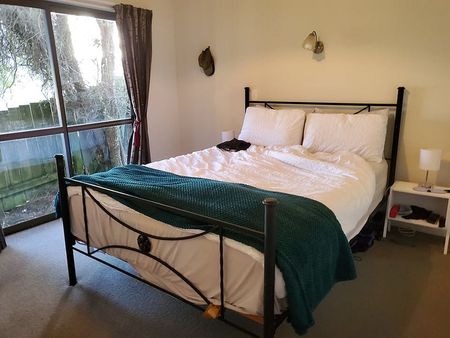 Pets friendly, bring your cat and work from home! - Photo 3