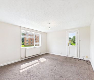 Hunters Hill, Burghfield Common, Reading, Berkshire, RG7 - Photo 2