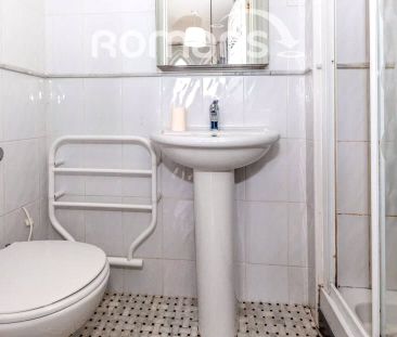 Egham Hill, Egham, Surrey, TW20 0AY - Photo 5