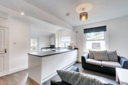 5 bedroom end of terrace house to rent - Photo 4