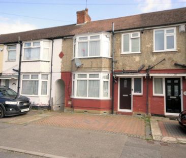 3 bedroom terraced house to rent - Photo 5