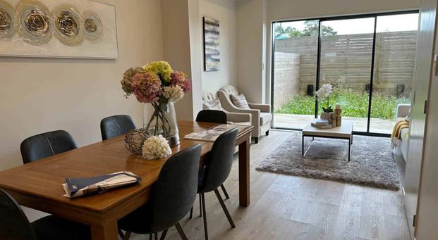 BRAND NEW - Stunning 4-Bedroom Townhouse in Su... - Photo 1