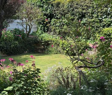 A little slice of Peppermint Grove - Photo 3