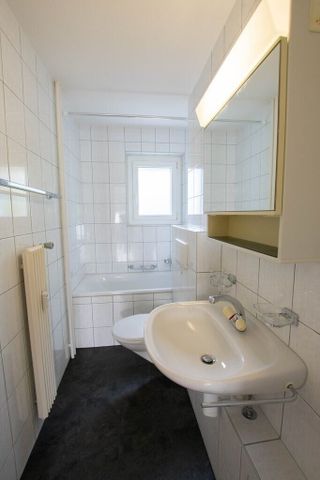 Comfortable 4-room apartment on a mezzanine for rent - Photo 2